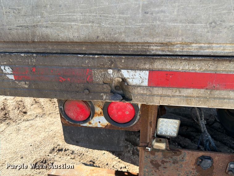image for item DQ7926 2002 Freightliner FL70 Ext. Cab flatbed truck