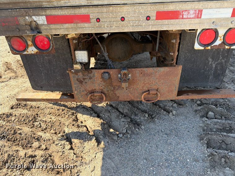image for item DQ7926 2002 Freightliner FL70 Ext. Cab flatbed truck