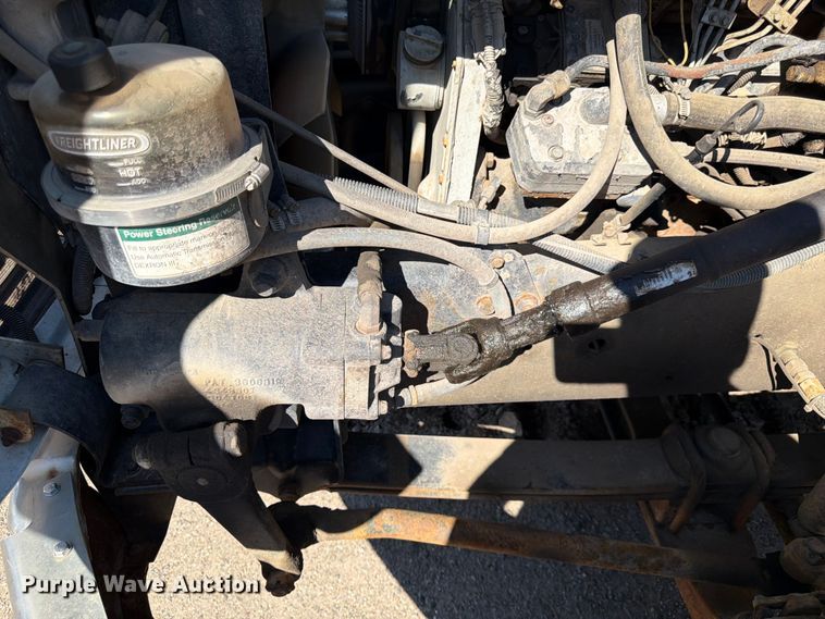 image for item DQ7926 2002 Freightliner FL70 Ext. Cab flatbed truck