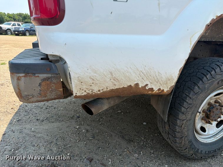 image for item DQ7939 2011 Ford F350 Super Duty Crew Cab pickup truck