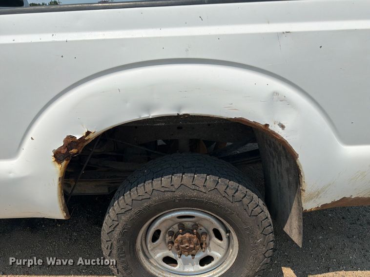 image for item DQ7939 2011 Ford F350 Super Duty Crew Cab pickup truck