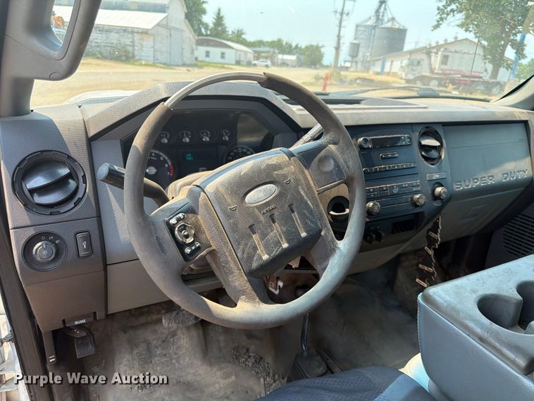 image for item DQ7939 2011 Ford F350 Super Duty Crew Cab pickup truck