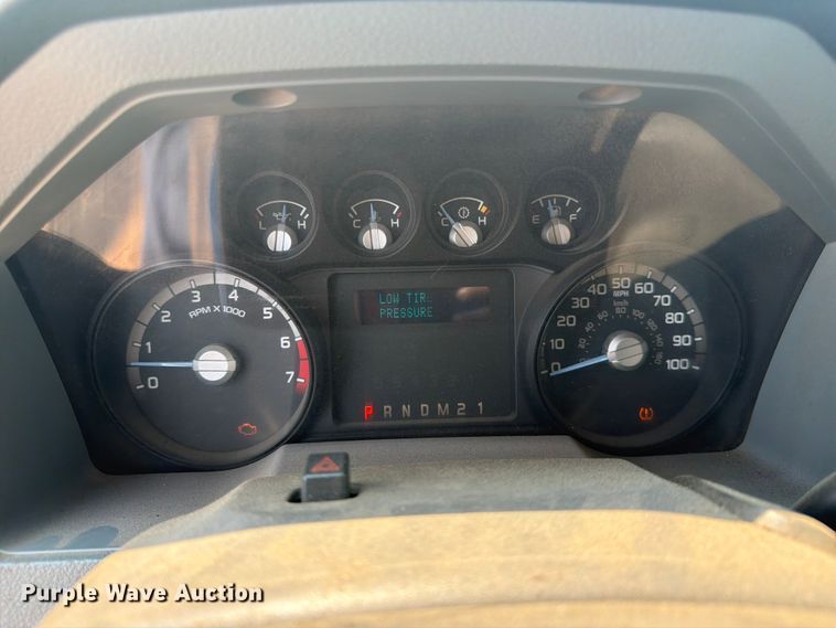 image for item DQ7939 2011 Ford F350 Super Duty Crew Cab pickup truck