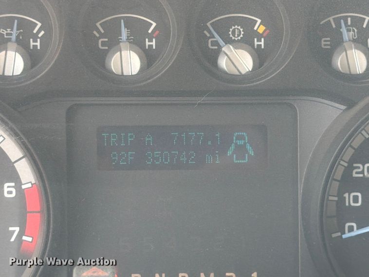 image for item DQ7939 2011 Ford F350 Super Duty Crew Cab pickup truck