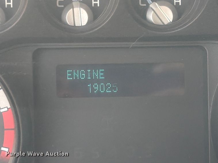 image for item DQ7939 2011 Ford F350 Super Duty Crew Cab pickup truck