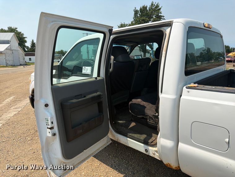 image for item DQ7939 2011 Ford F350 Super Duty Crew Cab pickup truck