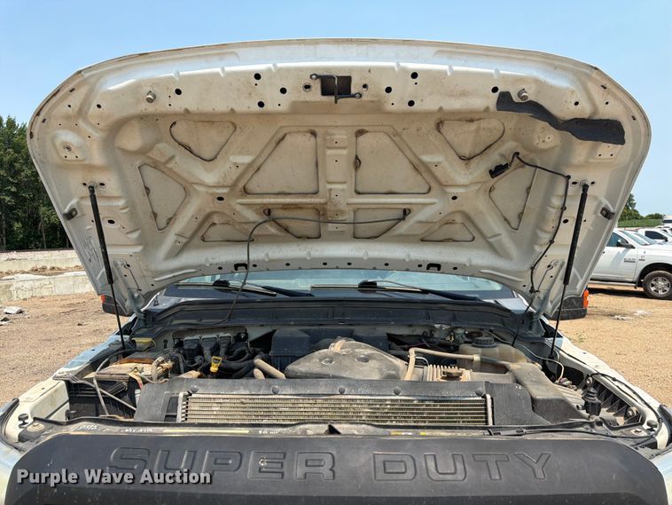 image for item DQ7939 2011 Ford F350 Super Duty Crew Cab pickup truck