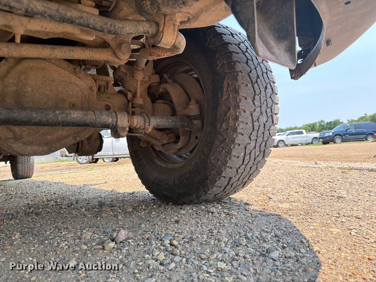 image for item DQ7939 2011 Ford F350 Super Duty Crew Cab pickup truck