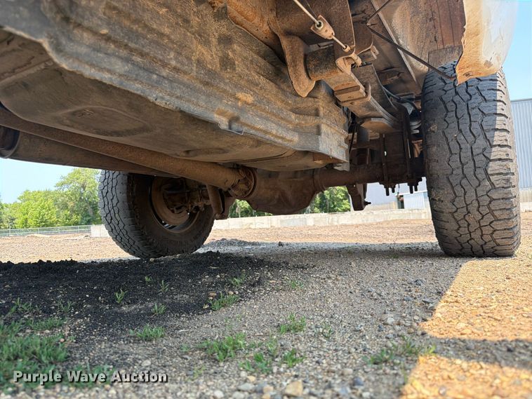 image for item DQ7939 2011 Ford F350 Super Duty Crew Cab pickup truck