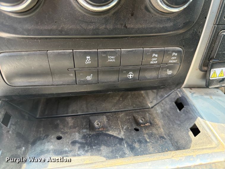 image for item DQ7942 2015 RAM 1500 Crew Cab pickup truck