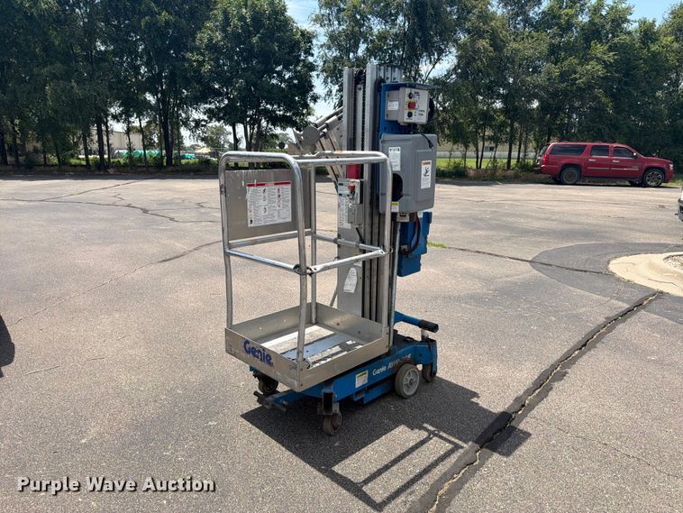 image for item DQ7943 Genie AWP-20S vertical lift
