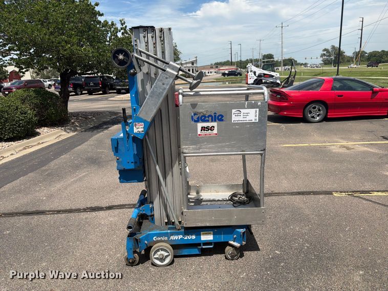 image for item DQ7943 Genie AWP-20S vertical lift