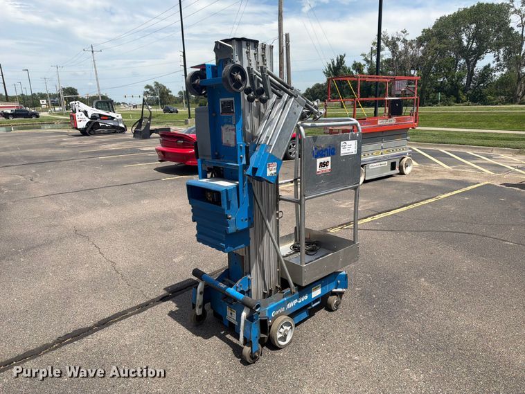 image for item DQ7943 Genie AWP-20S vertical lift