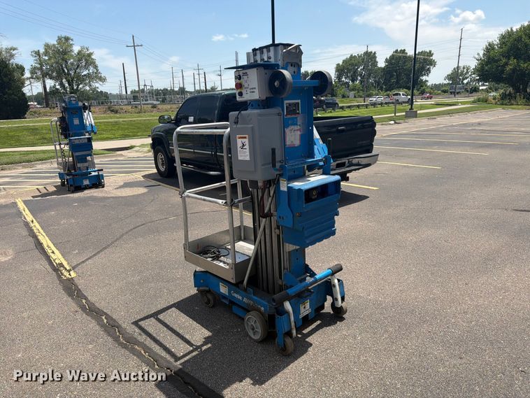 image for item DQ7943 Genie AWP-20S vertical lift