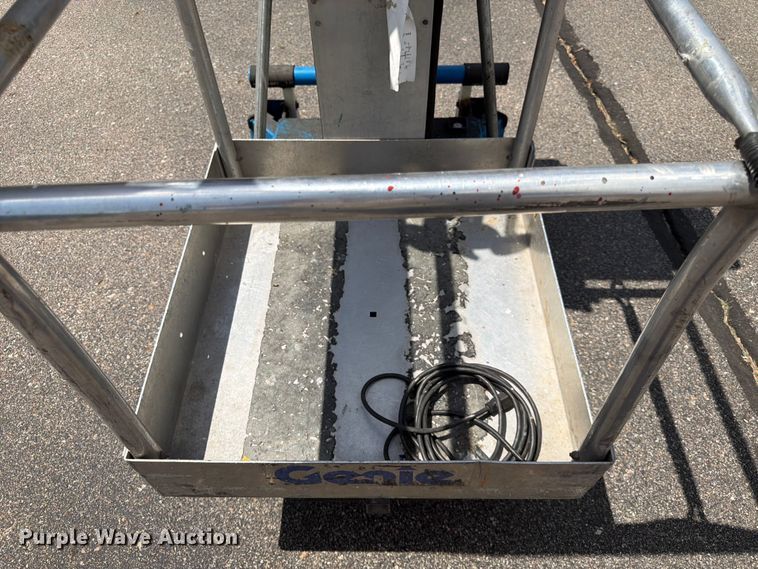 image for item DQ7943 Genie AWP-20S vertical lift