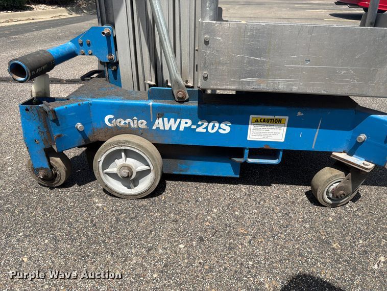 image for item DQ7943 Genie AWP-20S vertical lift
