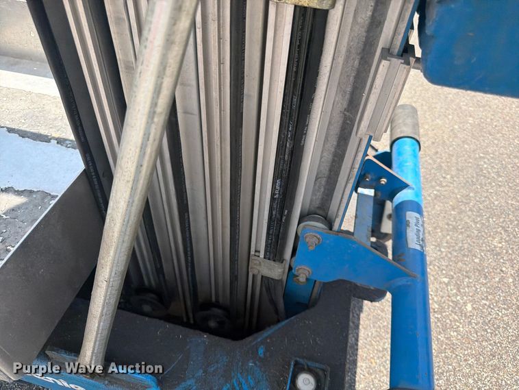 image for item DQ7943 Genie AWP-20S vertical lift