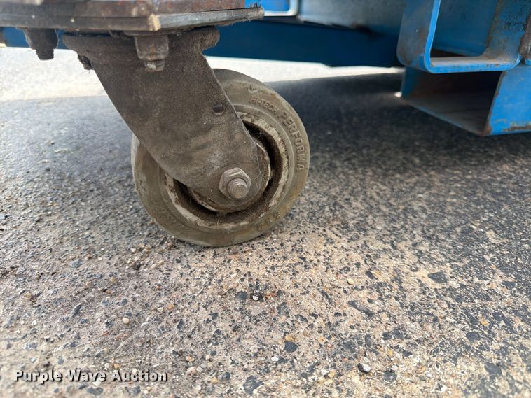 image for item DQ7943 Genie AWP-20S vertical lift