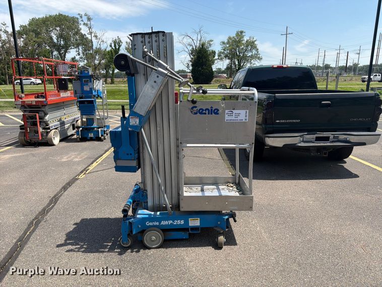 image for item DQ7944 Genie AWP-25S vertical lift