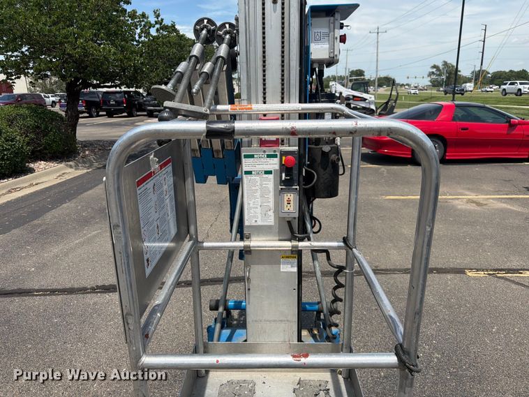 image for item DQ7944 Genie AWP-25S vertical lift