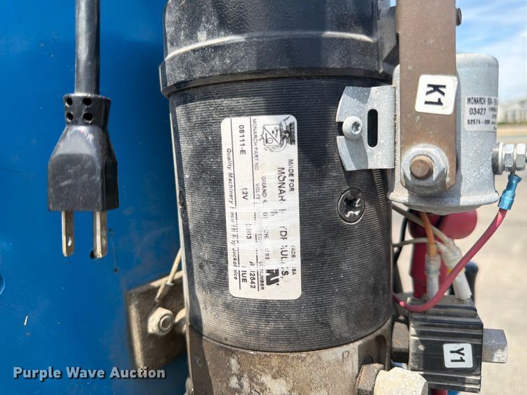image for item DQ7944 Genie AWP-25S vertical lift