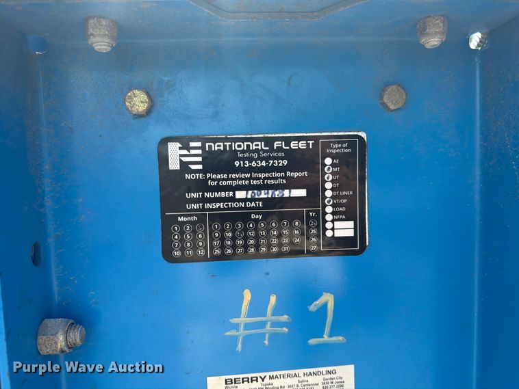 image for item DQ7944 Genie AWP-25S vertical lift