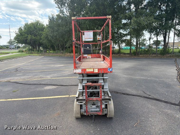 image for item DQ7945 2008 Skyjack SJIII 3226 scissor lift