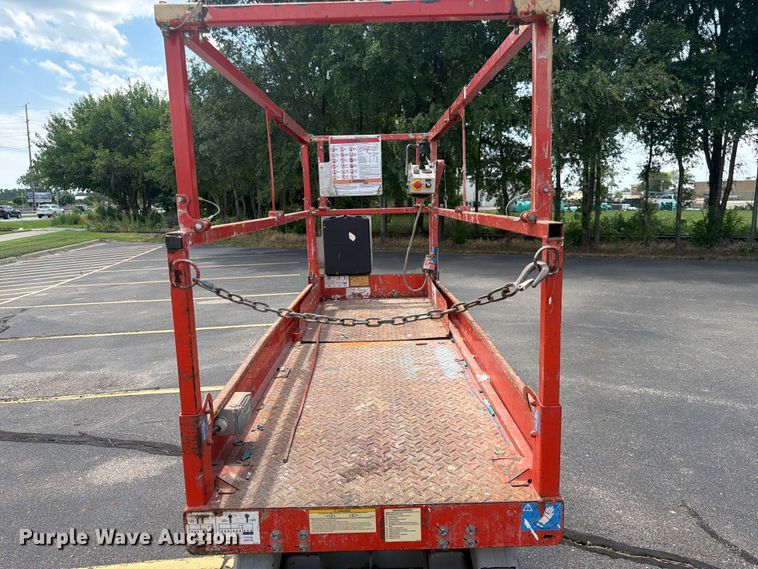 image for item DQ7945 2008 Skyjack SJIII 3226 scissor lift