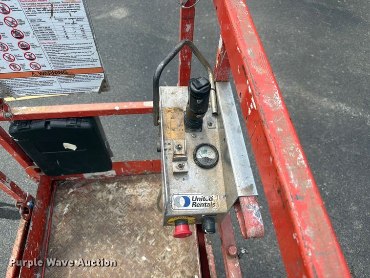 image for item DQ7945 2008 Skyjack SJIII 3226 scissor lift