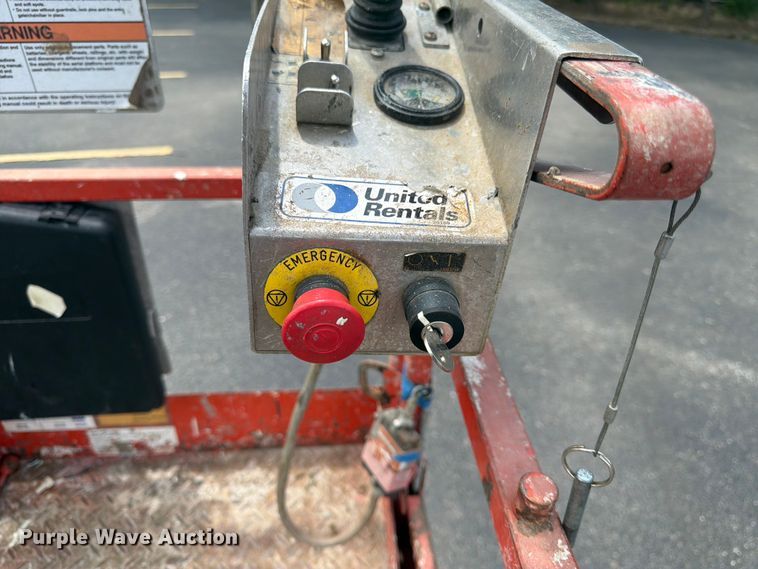 image for item DQ7945 2008 Skyjack SJIII 3226 scissor lift