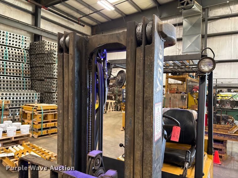 image for item DT2902 Yale GLC050RG forklift