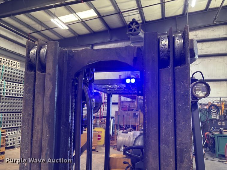 image for item DT2902 Yale GLC050RG forklift