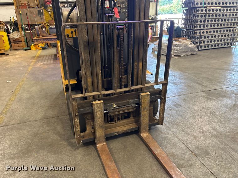 image for item DT2902 Yale GLC050RG forklift