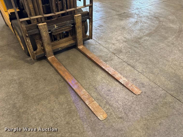 image for item DT2902 Yale GLC050RG forklift
