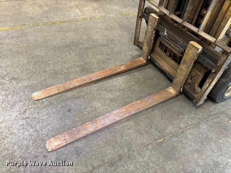 image for item DT2902 Yale GLC050RG forklift