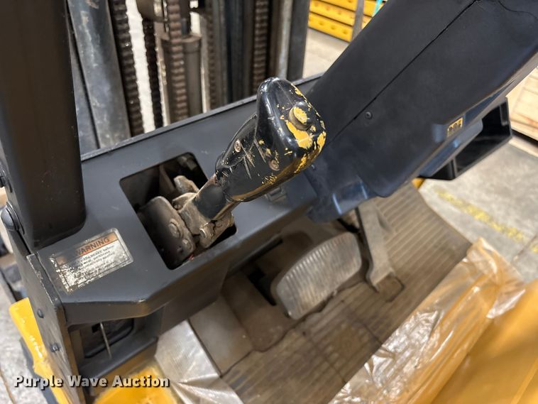 image for item DT2902 Yale GLC050RG forklift