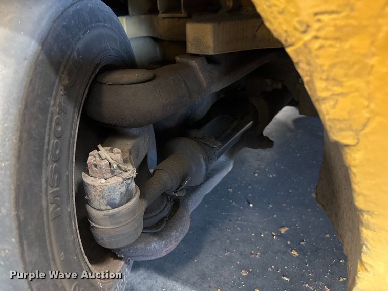 image for item DT2902 Yale GLC050RG forklift