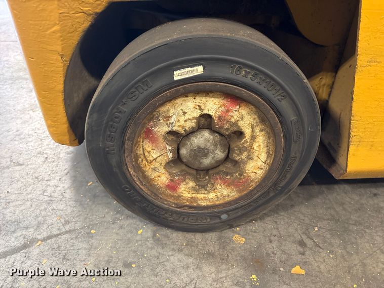 image for item DT2902 Yale GLC050RG forklift