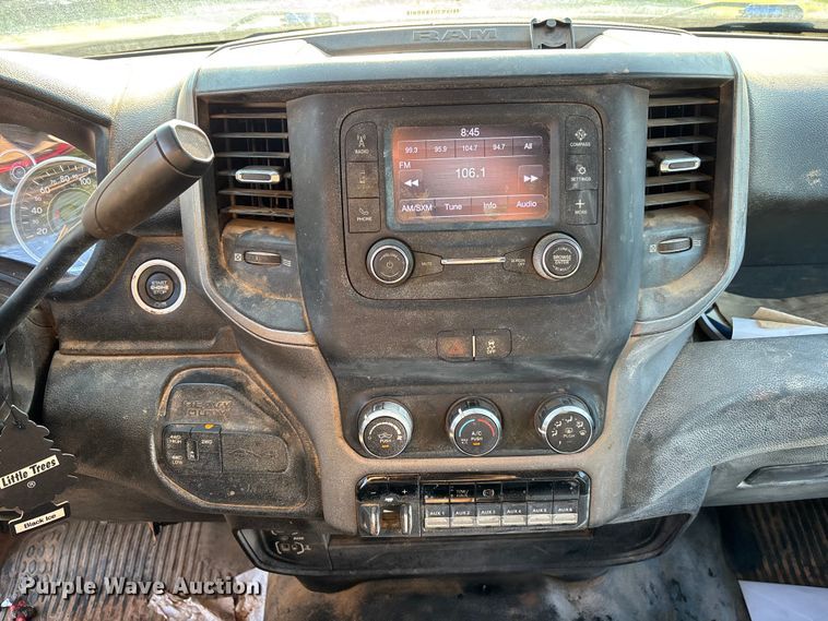 image for item DU6320 2021 RAM 3500 Crew Cab utility bed pickup truck