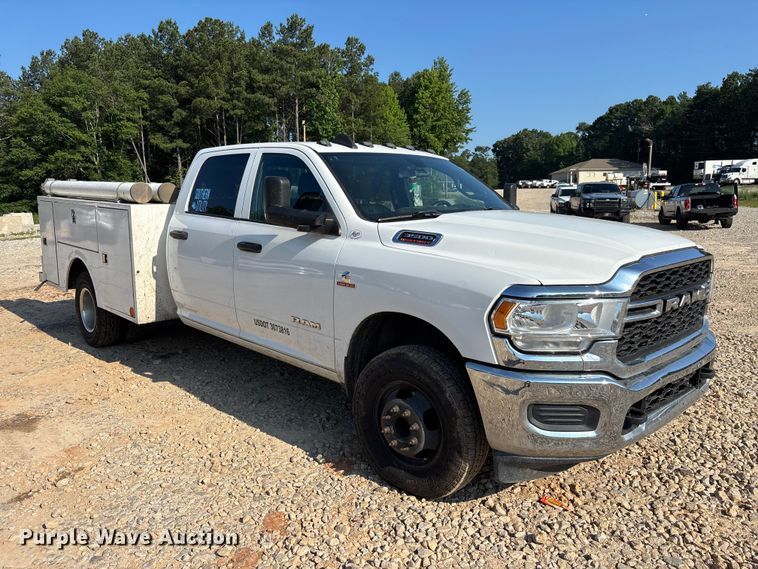 image for item DU6329 2021 RAM 3500 Crew Cab utility bed pickup truck