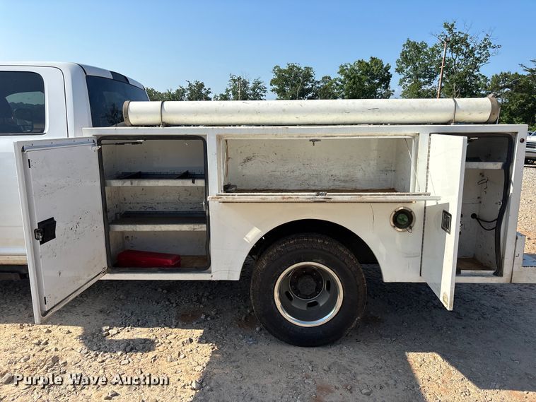 image for item DU6329 2021 RAM 3500 Crew Cab utility bed pickup truck