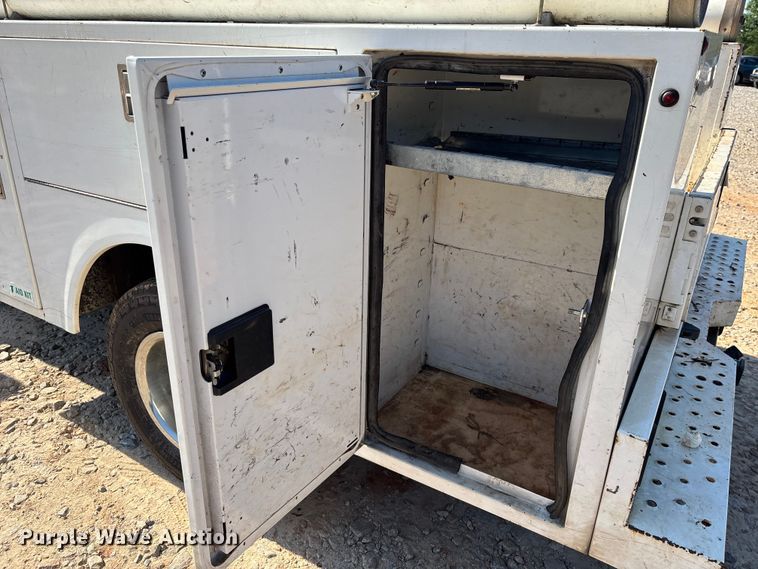 image for item DU6329 2021 RAM 3500 Crew Cab utility bed pickup truck