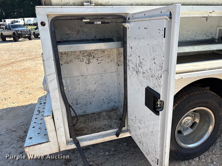 image for item DU6329 2021 RAM 3500 Crew Cab utility bed pickup truck