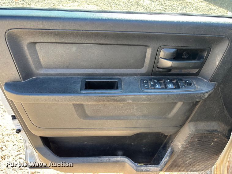 image for item DU6329 2021 RAM 3500 Crew Cab utility bed pickup truck