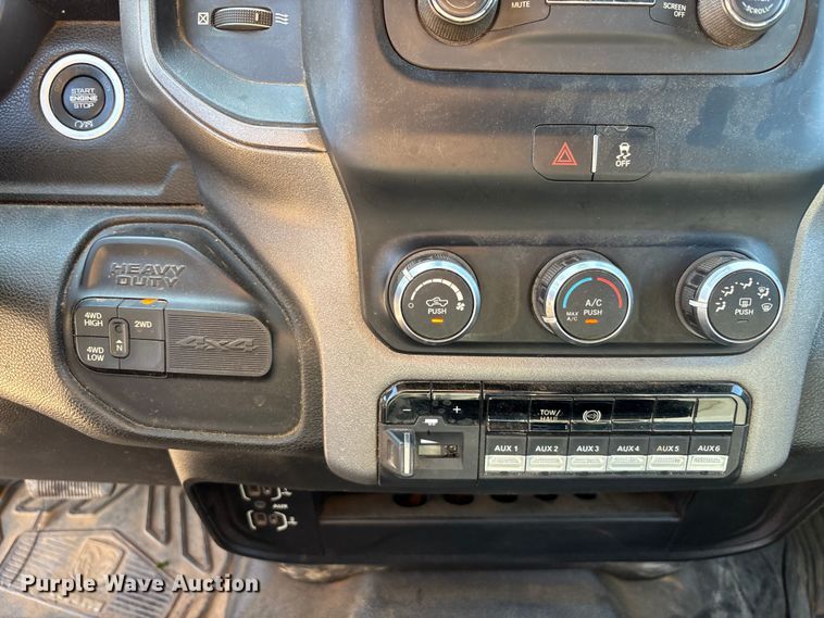 image for item DU6329 2021 RAM 3500 Crew Cab utility bed pickup truck