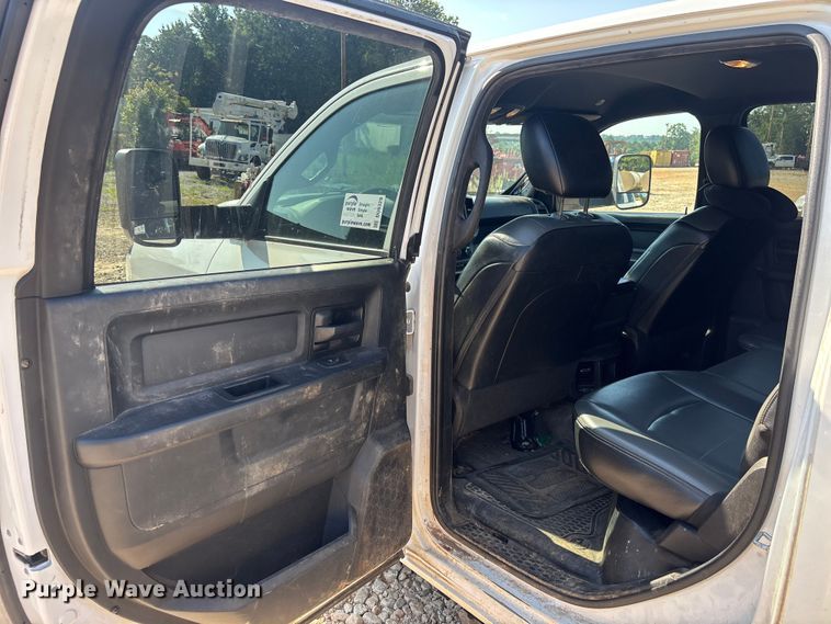 image for item DU6329 2021 RAM 3500 Crew Cab utility bed pickup truck