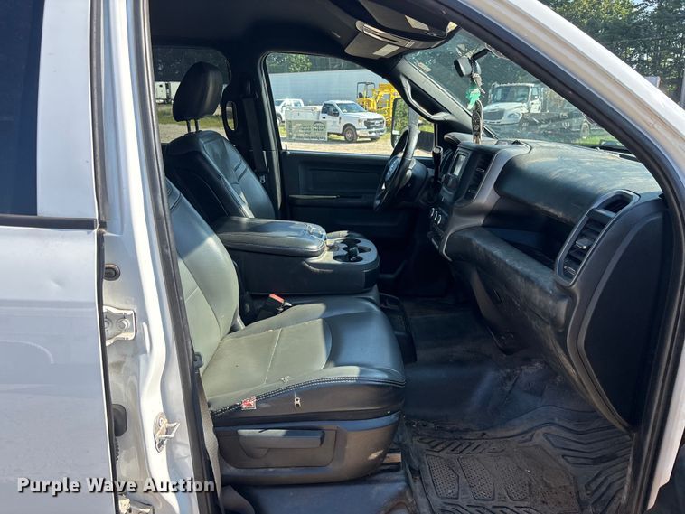 image for item DU6329 2021 RAM 3500 Crew Cab utility bed pickup truck