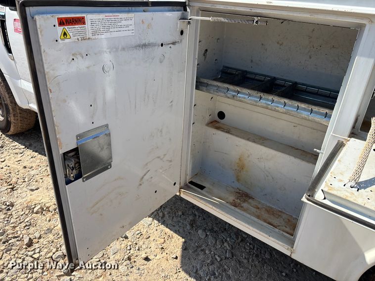 image for item DU6330 2018 Ford F250 Super Duty utility bed pickup truck