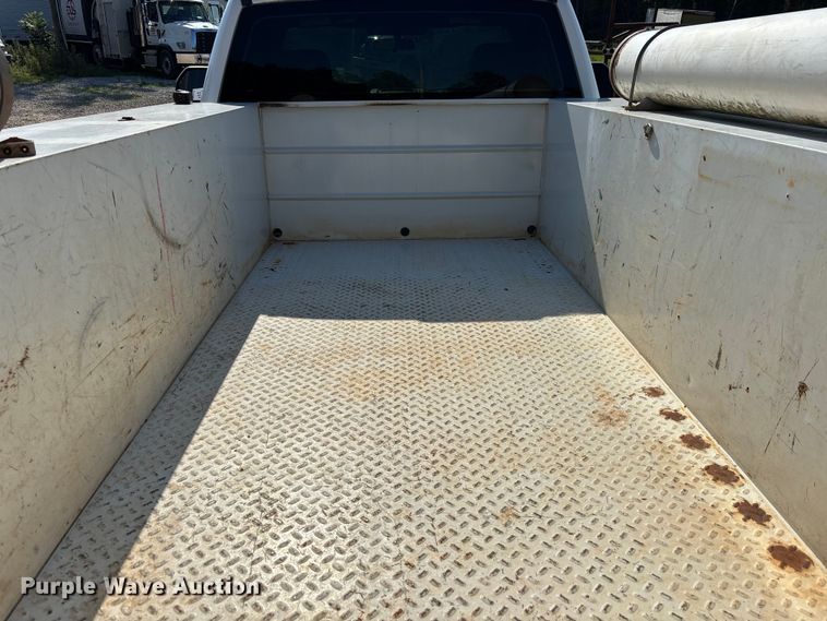 image for item DU6330 2018 Ford F250 Super Duty utility bed pickup truck