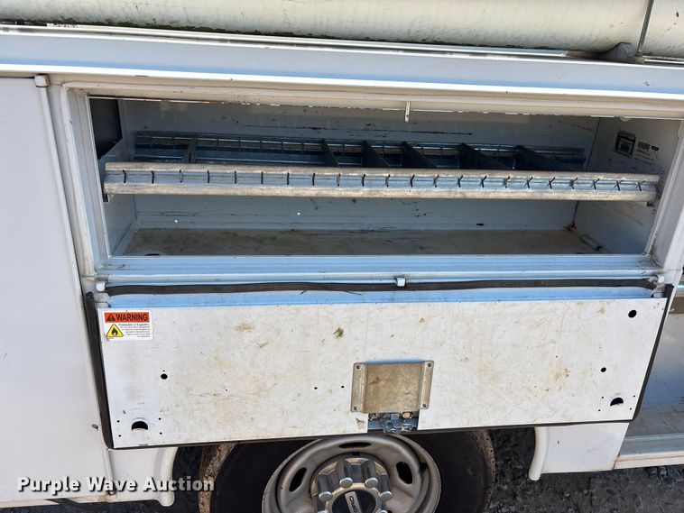 image for item DU6330 2018 Ford F250 Super Duty utility bed pickup truck